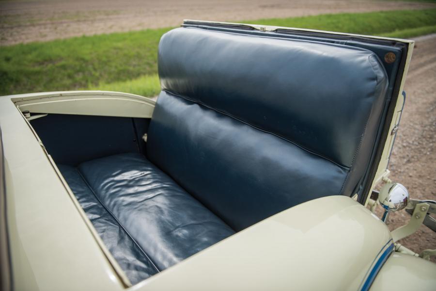 Интерьер Cord L-29 Convertible 1930 года  (фото 36 из 47)
